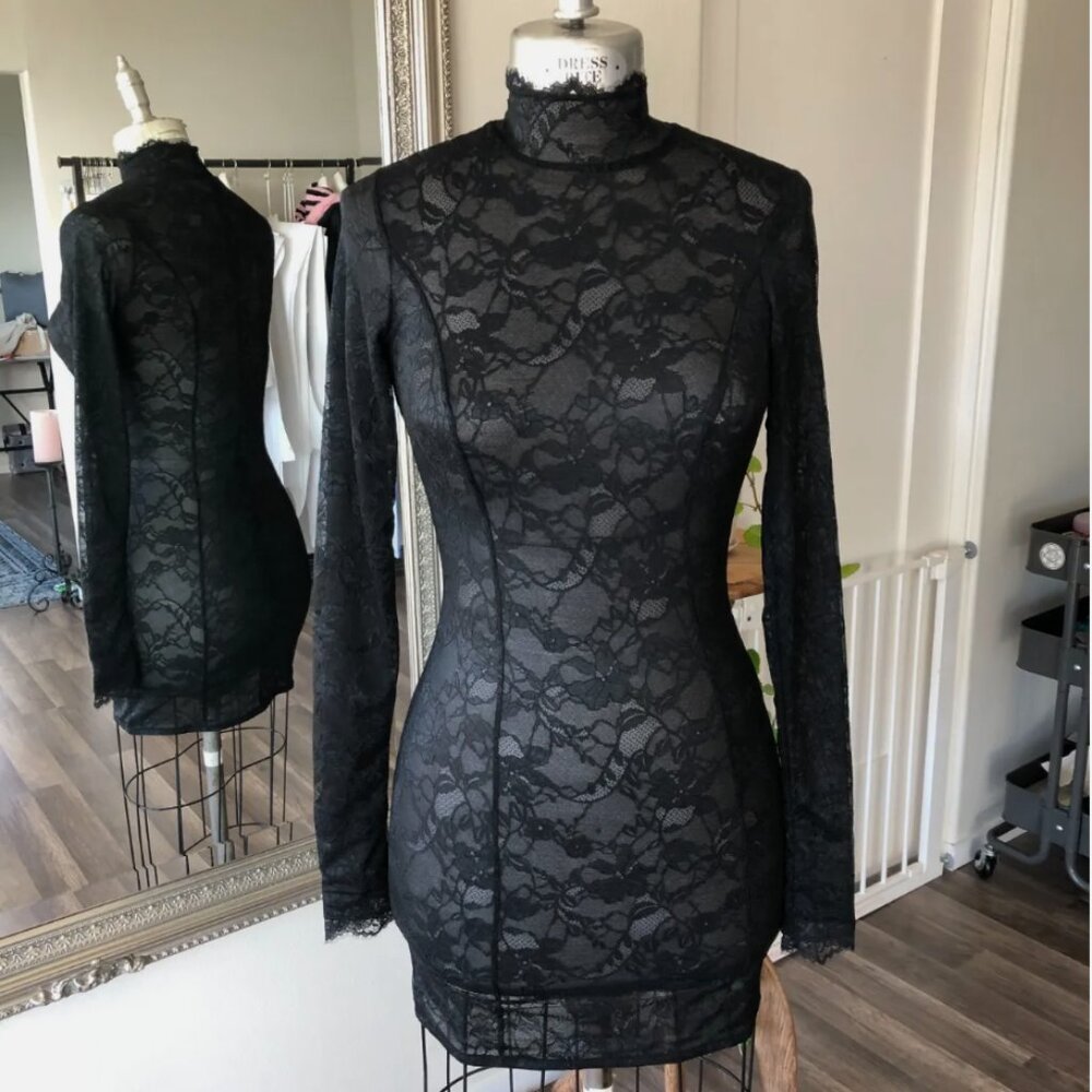 SKIMS Lace Long sleeve Dress Large